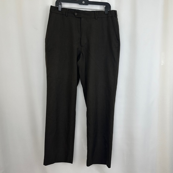 Men’s Stafford Essentials Classic Fit Size 34x30 - Picture 1 of 4